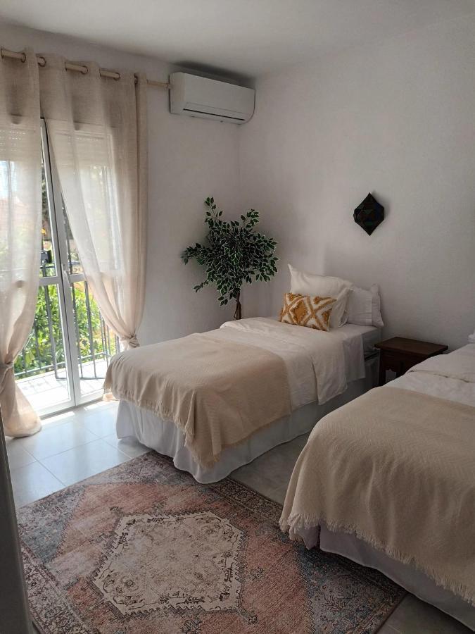 Nueva Nerja Pueblo Andaluz Casa Grafton Villa Bagian luar foto