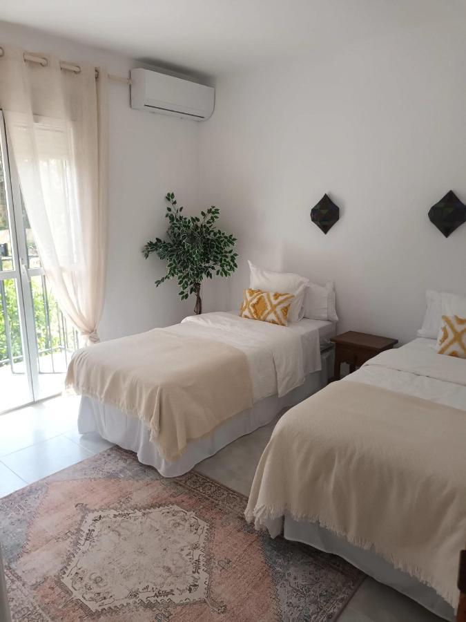 Nueva Nerja Pueblo Andaluz Casa Grafton Villa Bagian luar foto